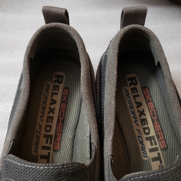 Skecher Mens Relaxed Fit Slip On - Picture 3 of 11